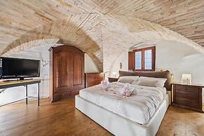 GuestHost - Heart of Assisi Cozy Flat