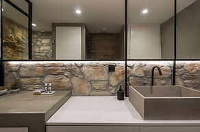 Skins Concept Boutique Apartment