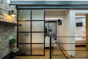 Skins Concept Boutique Apartment