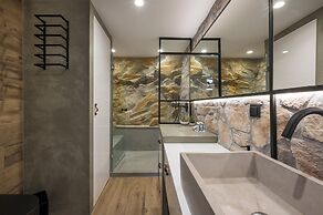 Skins Concept Boutique Apartment