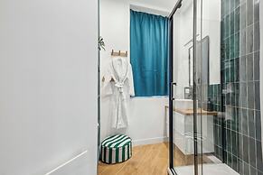 Chic 1BR by Hotel de Ville & The Louvre