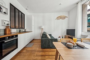 Chic 1BR by Hotel de Ville & The Louvre