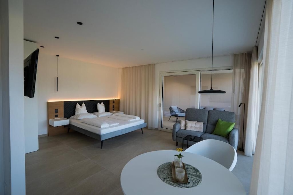 Zilli Studio Apartments