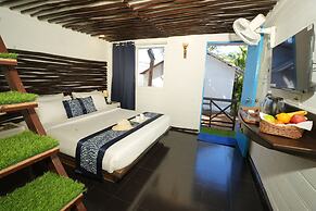 Beachouse Beachfront Cottages and Suites