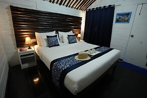 Beachouse Beachfront Cottages and Suites