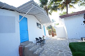 Beachouse Beachfront Cottages and Suites