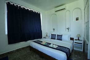 Beachouse Beachfront Cottages and Suites