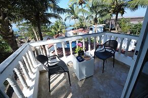Beachouse Beachfront Cottages and Suites