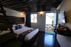 Beachouse Beachfront Cottages and Suites