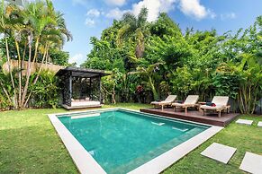 Tropical Villa Raya