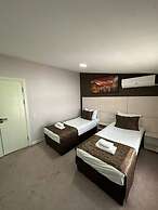 City Hotel