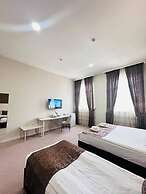 City Hotel