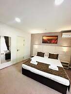 City Hotel