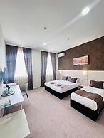 City Hotel