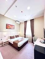 City Hotel