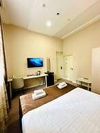 City Hotel