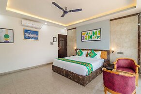 Treebo Arya Palace With Swimming Pool
