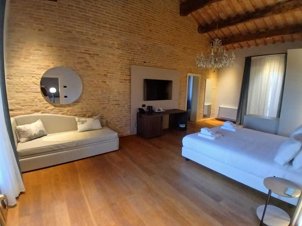 Relais Villa Roncuzzi