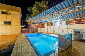 Hotel Silver Leaf
