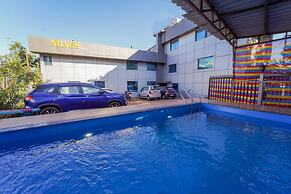Hotel Silver Leaf