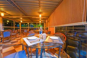 Hotel Silver Leaf