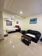 Hotel Silver Leaf