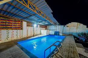 Hotel Silver Leaf