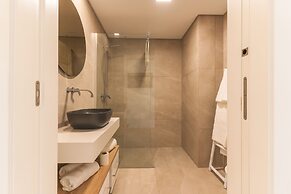 Horizonte Completo II by Atlantic Holiday