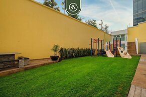 Bright 2BR in Polanco Steps From Antara Soumaya