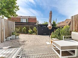 Modern Holiday Home in Vrouwenpolder