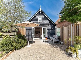 Modern Holiday Home in Vrouwenpolder