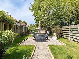 Modern Holiday Home in Vrouwenpolder