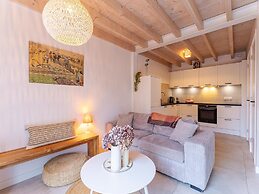 Modern Holiday Home in Vrouwenpolder