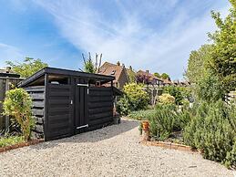 Modern Holiday Home in Vrouwenpolder