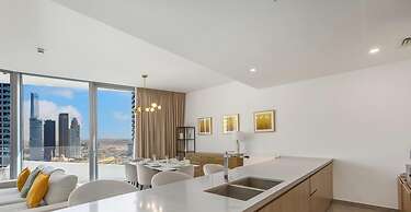 LUX The Dubai Marina Skyline Suite 2