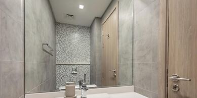 LUX The Dubai Marina Skyline Suite 2