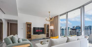 LUX The Dubai Marina Skyline Suite 2