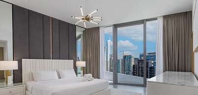 LUX The Dubai Marina Skyline Suite 2