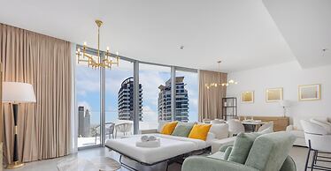 LUX The Dubai Marina Skyline Suite 2