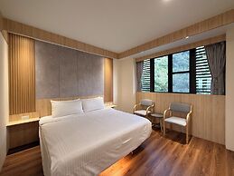 Light Haus Inn