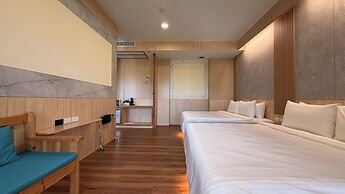 Light Haus Inn