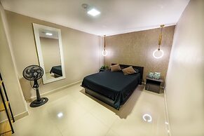 5BR by Lleras Park w Arcade & Foosball