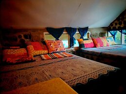 Hobbit cabana