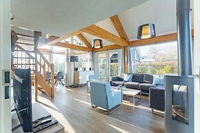 Comfortable Family Home on the Beach