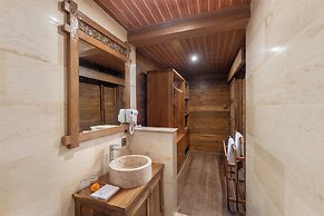 KIRANI HOUSE