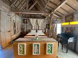 Wooden Cabin in Jimbaran