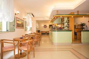 Hotel Dover Rooms & Coffee - Adults Friendly