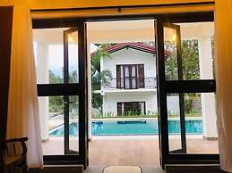 Finch Tangalle