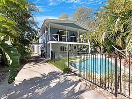 The Palms - Beach Retreat With Pool, Garden, BBQ