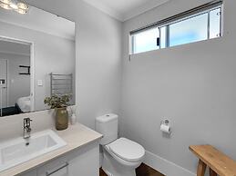 Spacious 3-bed Home in Leafy Yokine